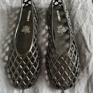 Old Navy black ballet flats